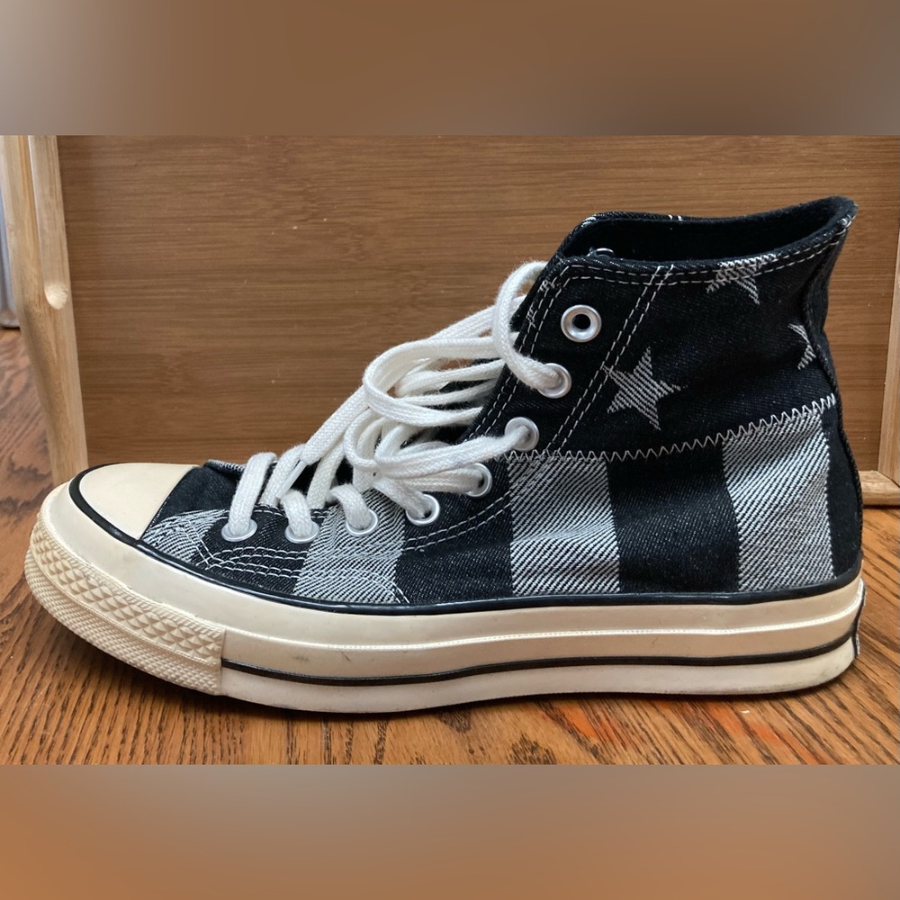 💫🏀💫Converse Black and Gray Striped with Stars High-Tops - Picture 7 of 11